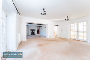 Sitting Room- click for photo gallery